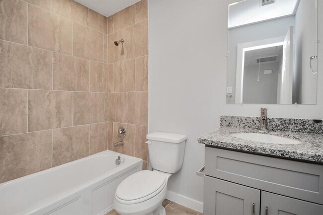 Building Photo - 7413 Shotwell St