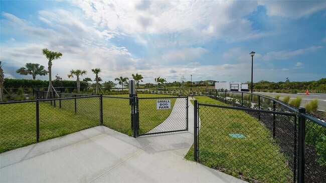 Building Photo - 12728 Lateral Root Dr