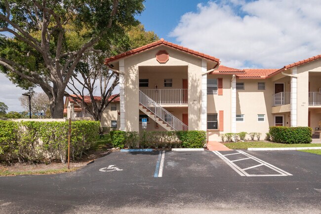 Building Photo - 3031 Holiday Springs Blvd