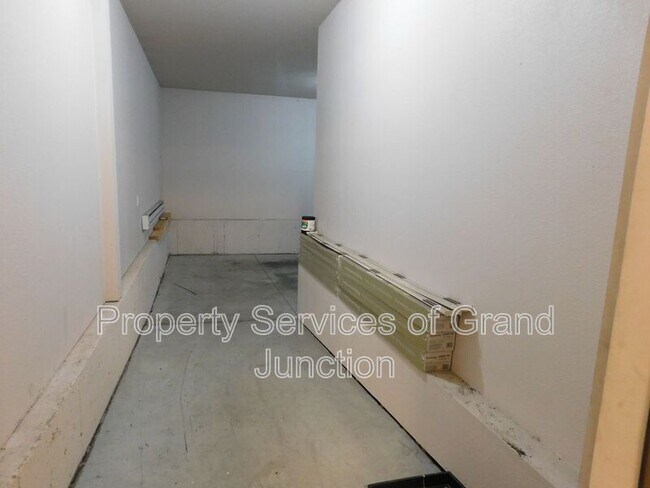 Building Photo - 785 Glen Ct