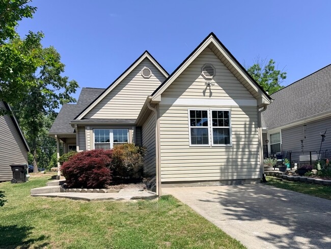 Building Photo - 405 Amberly Dr