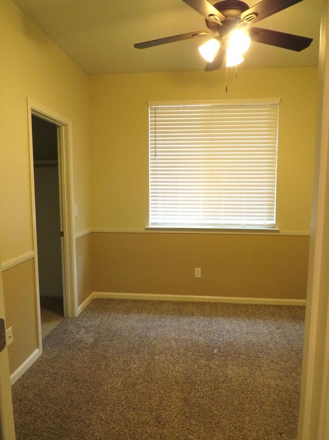 Building Photo - Beautiful 3 bedroom 2 bath coming soon in Orland!