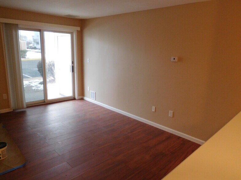 Building Photo - 700 N Franklin Blvd, Unit 1603