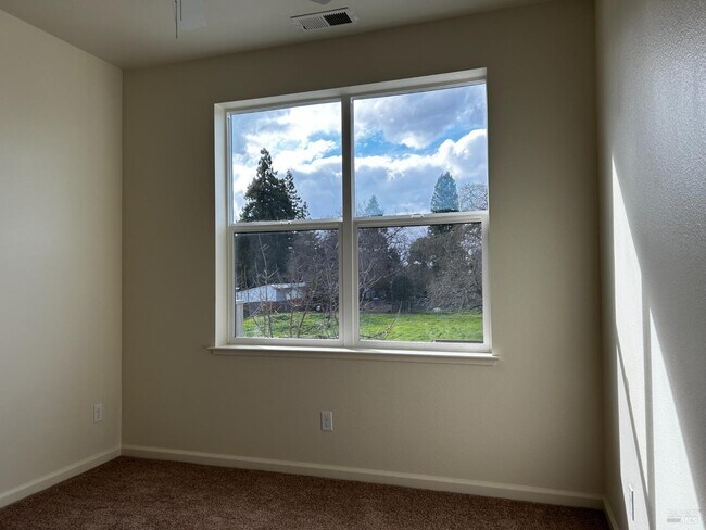 Building Photo - 2042 Ravello Way