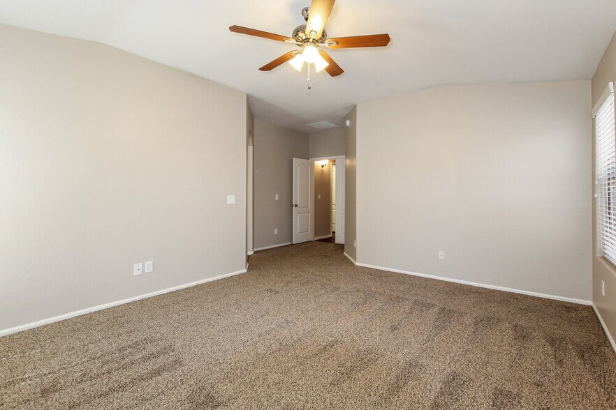 Building Photo - 17607 W Georgia Dr