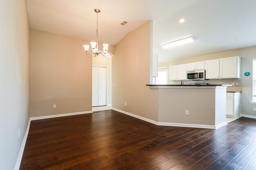 Building Photo - 2682 Oak Haven Dr