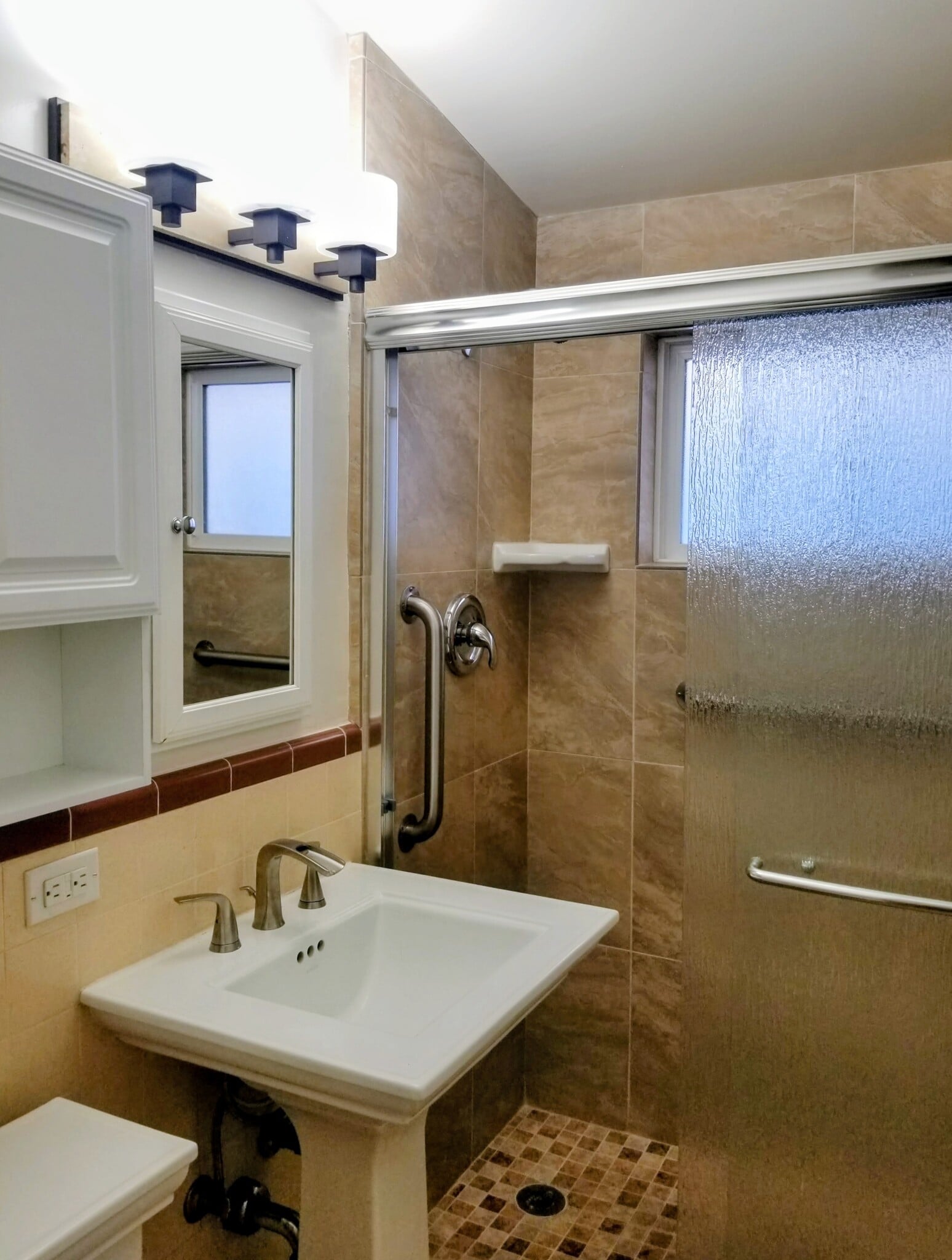 Building Photo - 133 S Myers St