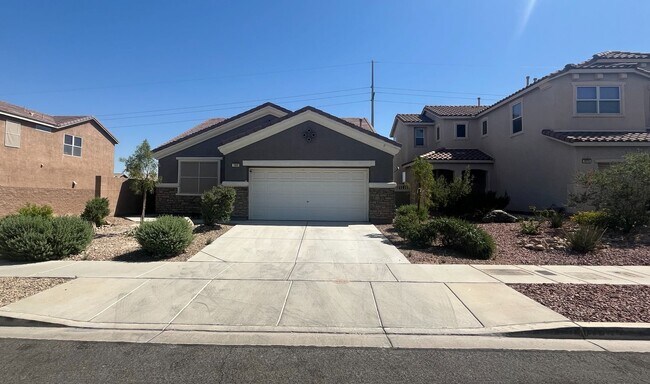 Building Photo - Stylish single-story living with 3 bedrooms, 2 baths, plus a versatile den — 1,489 sq ft of comfo...
