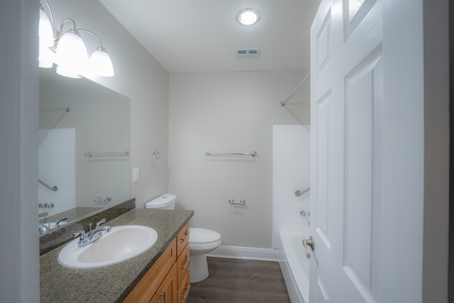 Palms #A-2 bath - Palms at the Pruneyard