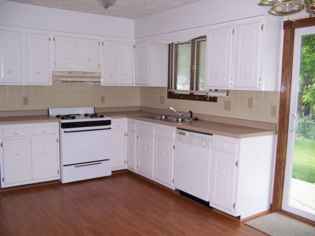 Building Photo - 1801 Johnson Dr