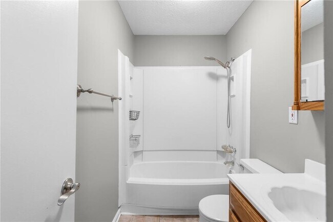 Building Photo - 2875 Torreya Way SE