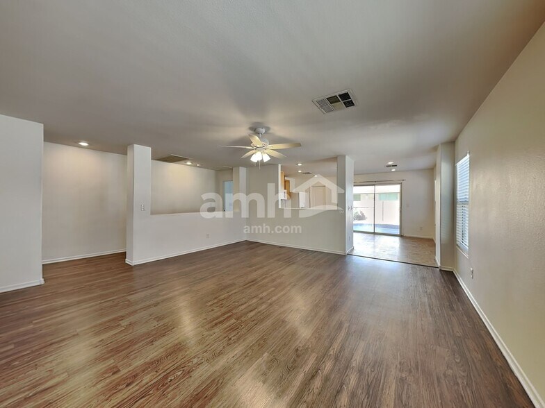 Building Photo - 3408 E Palatine Hills Ave