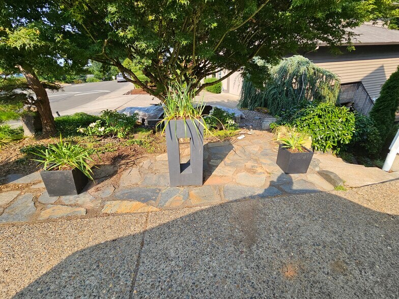 Building Photo - 13518 SW Hillshire Dr