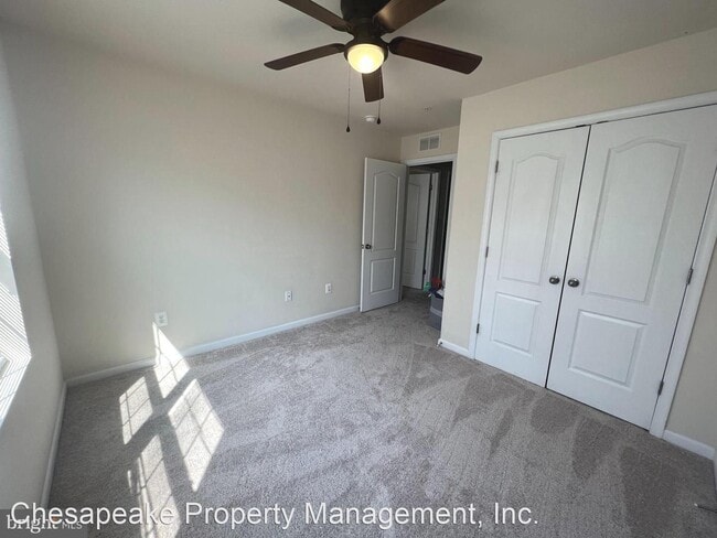 Building Photo - 3 br, 3.5 bath House - 1009 Red Clover Road