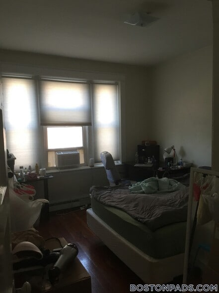 Building Photo - 208 Winthrop Rd