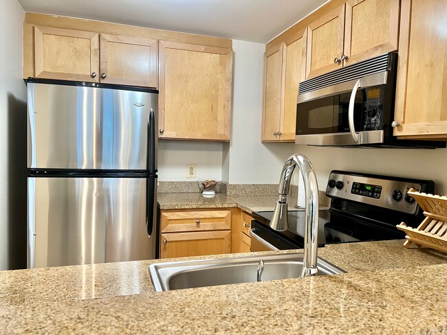 Building Photo - 1150 K St NW