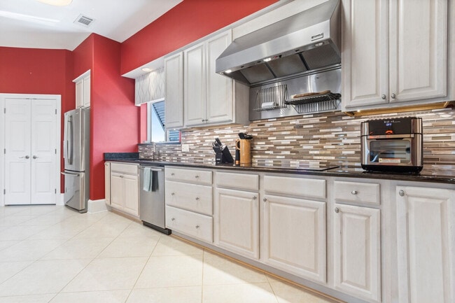 Building Photo - 4166 Old Lazy River Rd