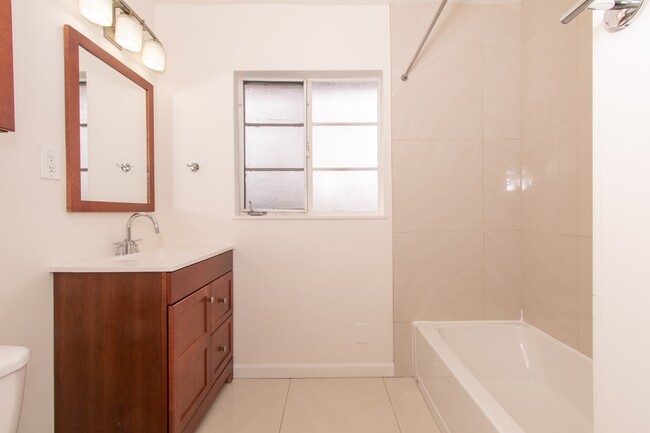 Building Photo - 1602-1604 Rosecrans / 3010 Jarvis