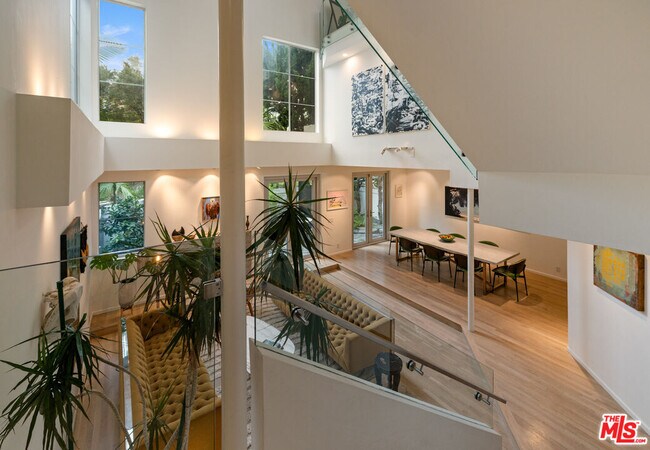 Building Photo - 131 Mast Mall