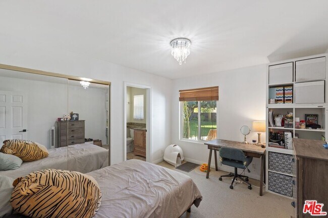 Building Photo - 7130 Gateshead Way