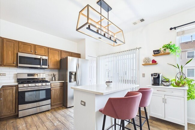 Building Photo - 764 Cherry Creek Dr