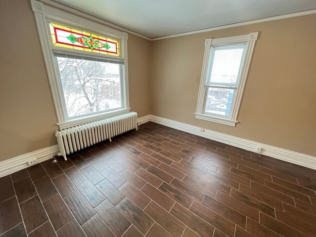 Building Photo - 419 N 1st Ave W