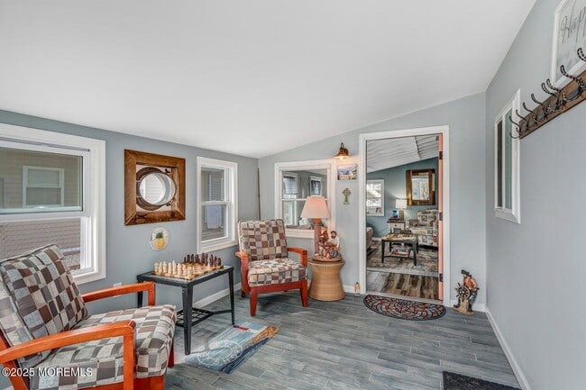 Building Photo - 28 S Los Angeles Dr