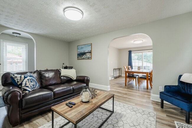 Building Photo - 246 Wayne Ave