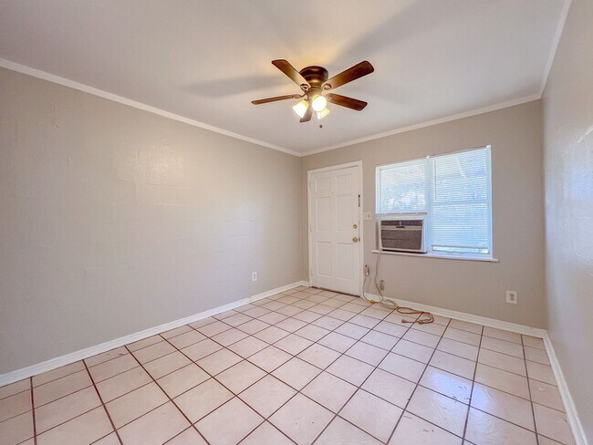 Building Photo - 1410 Nylic St