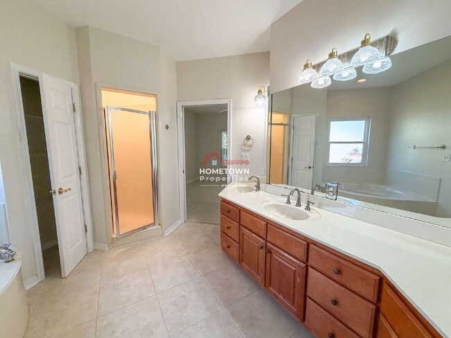 Building Photo - 1490 Chalet Pl