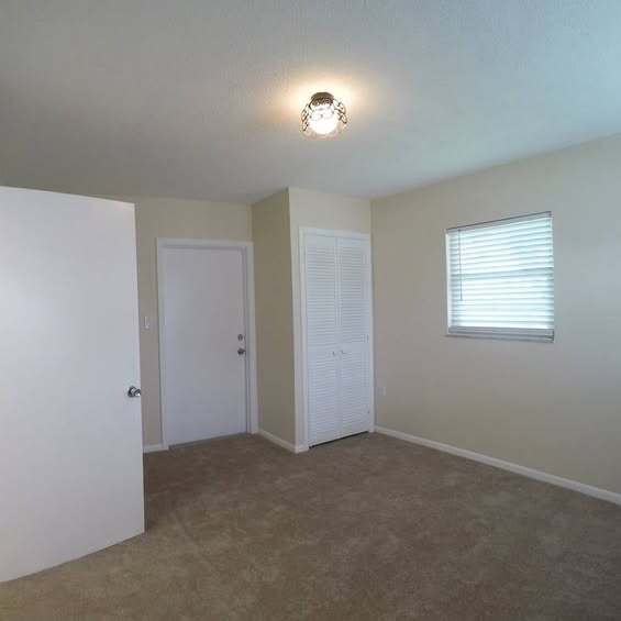 Building Photo - 2447 Baywood Dr W
