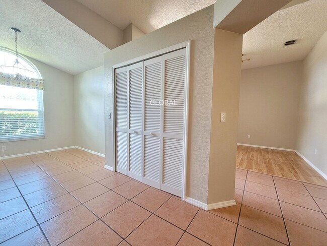 Building Photo - 3BR Orlando Home with Community Pool in De...