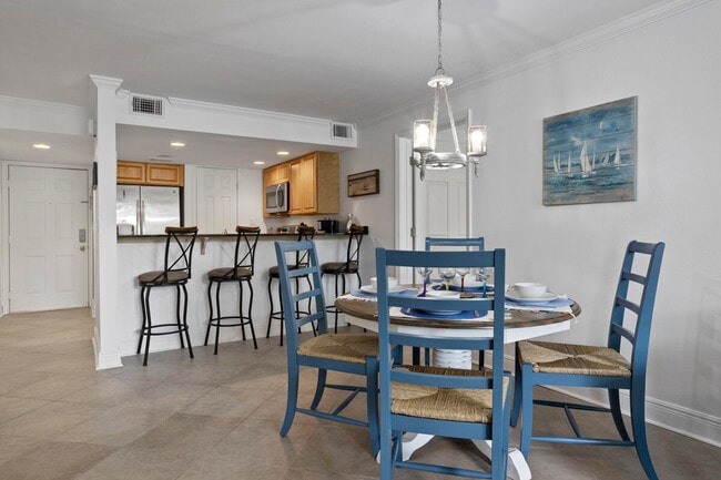 Building Photo - 2046 Beach Blvd