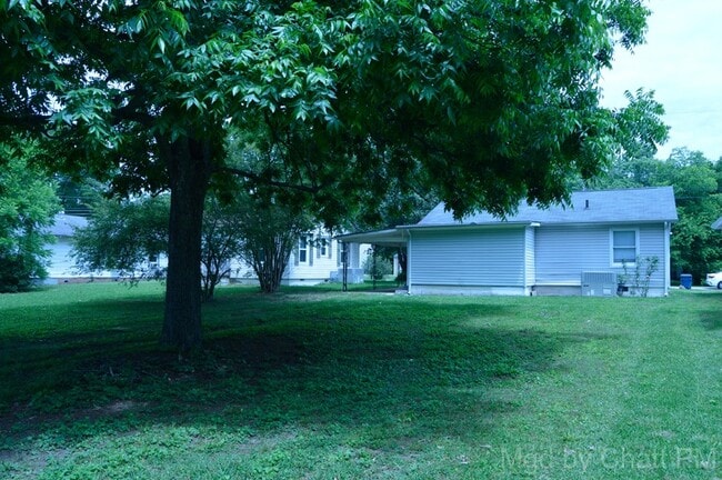 Building Photo - 805 Carden Ave