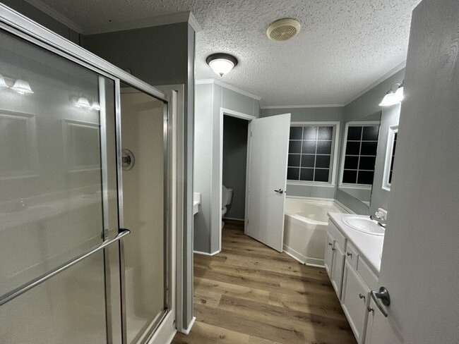 Building Photo - "Spacious 3-Bed, 2-Bath Home on Whiteaker Springs Rd, Cookeville!"