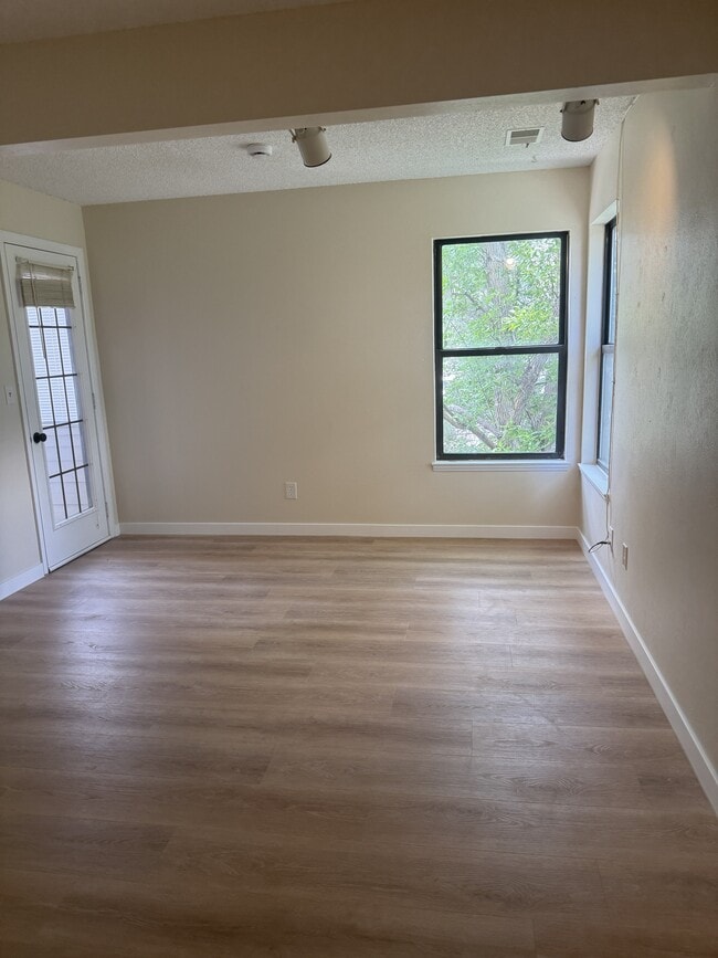 Building Photo - 8376 S Upham Way