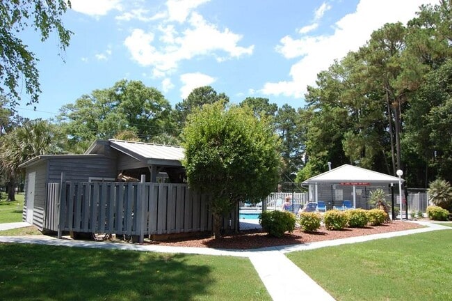 Building Photo - 10174 Beach Dr SW