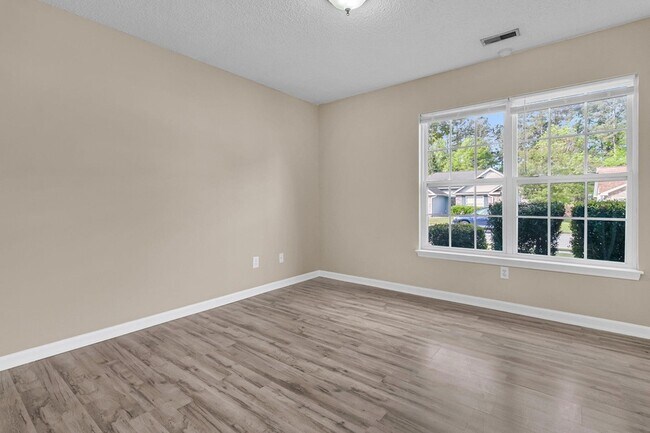 Building Photo - 1004 Cobblestone Blvd