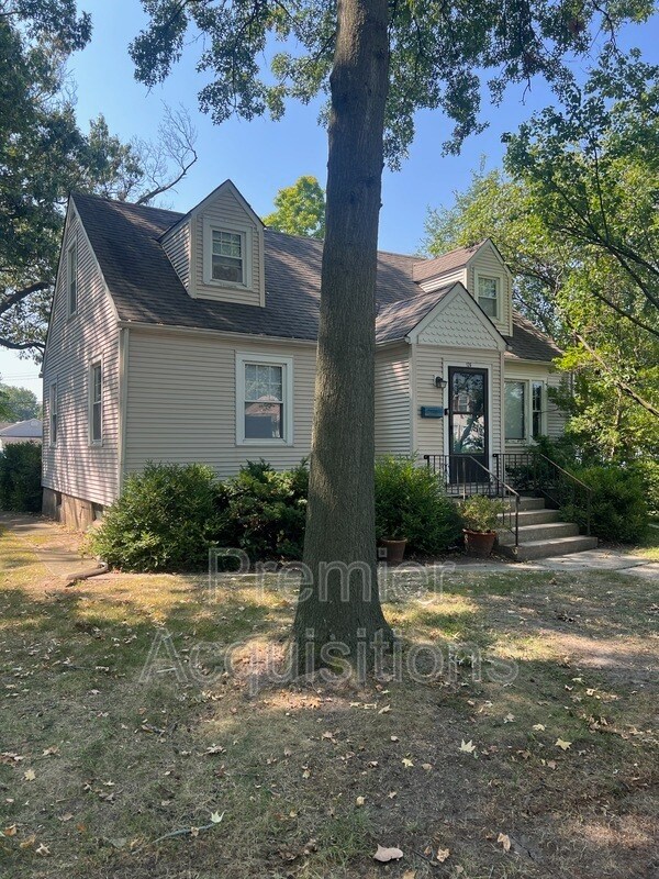 Building Photo - 126 E 3rd St