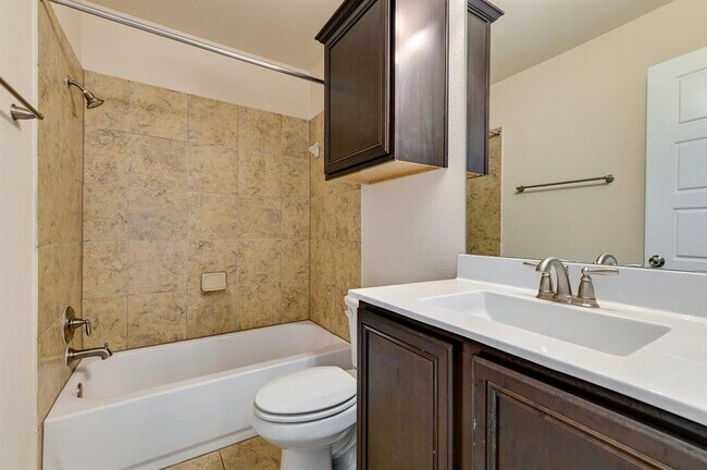 Building Photo - 18421 Tallgrass Prairie Dr