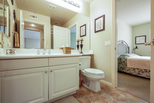 Building Photo - 43 Topanga