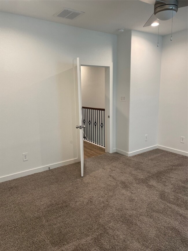 Building Photo - 5314 Longmeadow St