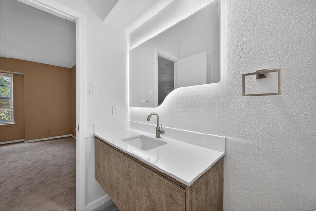 Building Photo - 6710 Biggs Ct