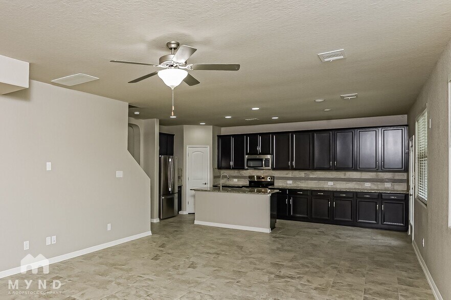 Building Photo - 11335 Decidedly