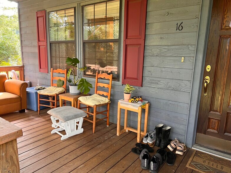 Covered front porch - 16 Oakwood Rd