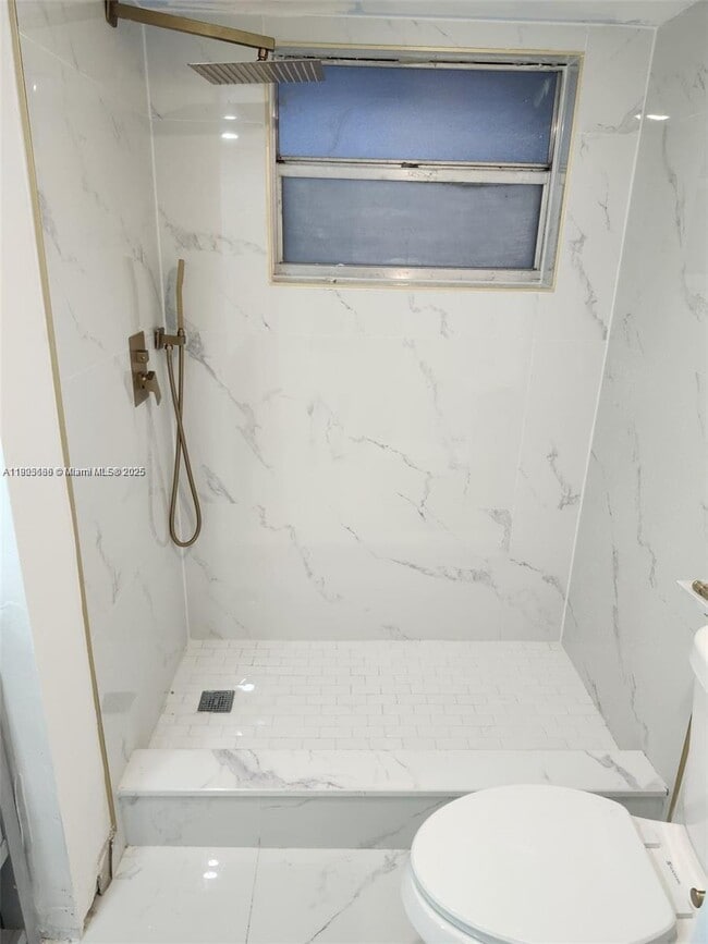 Building Photo - 1780 NE 191st St