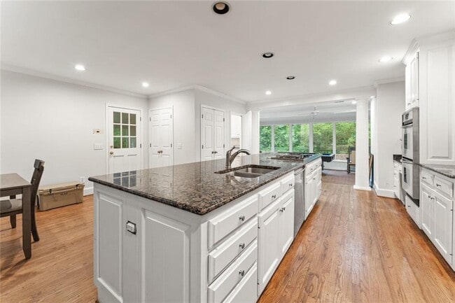 Building Photo - 2986 Mornington Dr NW