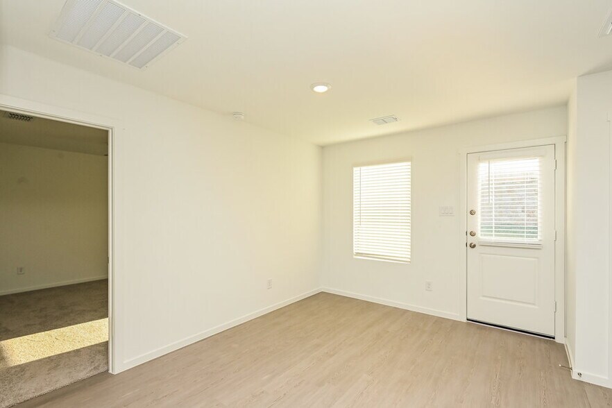 Building Photo - 2217 La Vis Ln