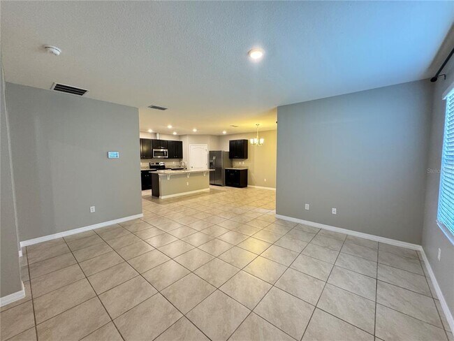 Building Photo - 404 Tanglewood Dr