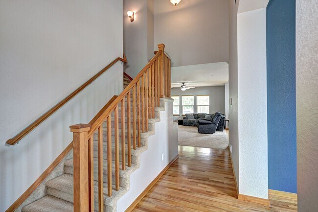 Building Photo - Canterberry Crossing Parker CO 4 bed 3 bat...